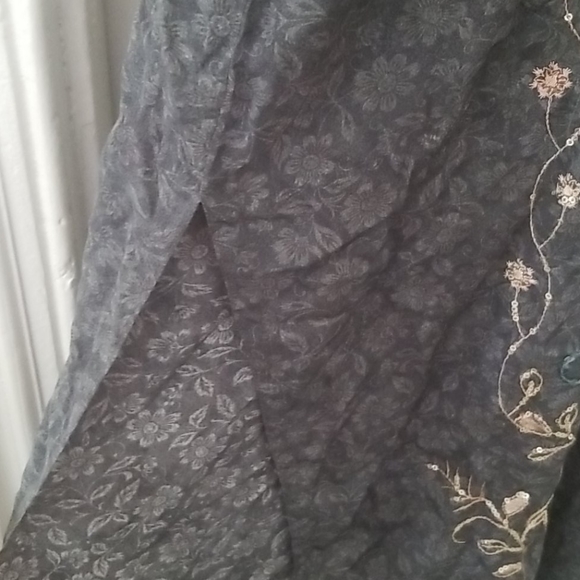 Silk embroidered sequin dress - Picture 4 of 4